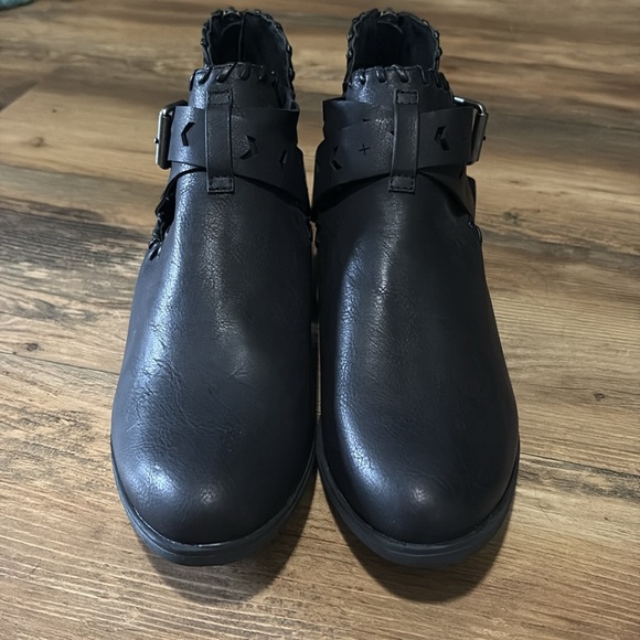 SUGAR Ankle Booties - Picture 3 of 7